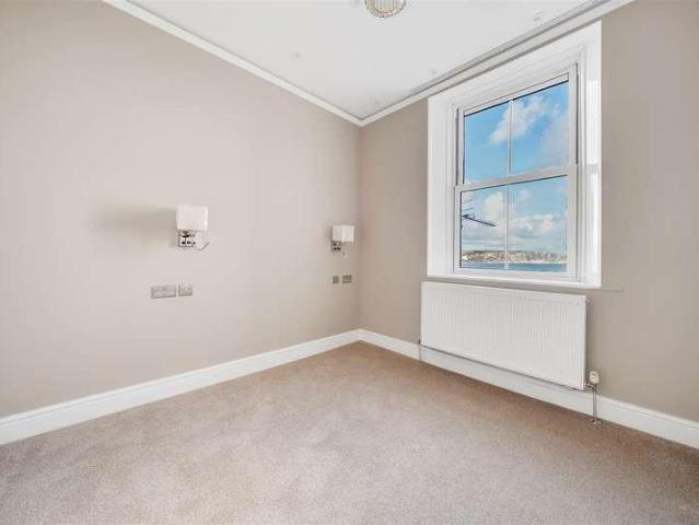 3 bed flat for sale