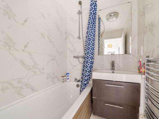 3 bed flat for sale