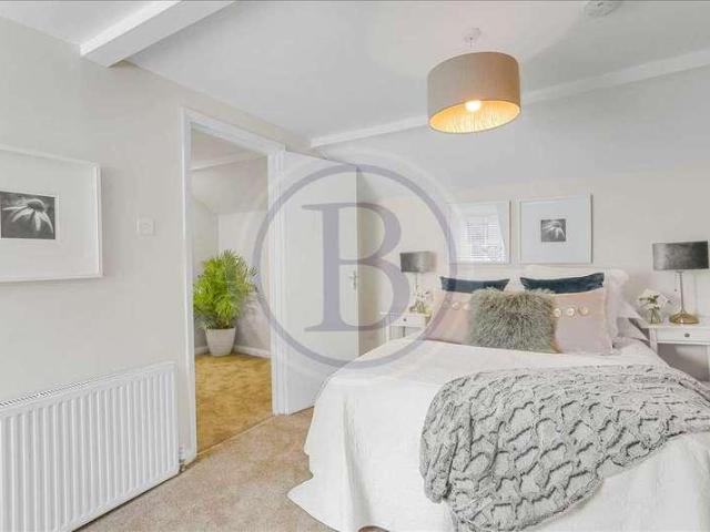 3 bed flat for sale