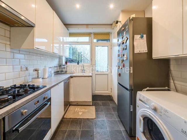 3 bed flat for sale