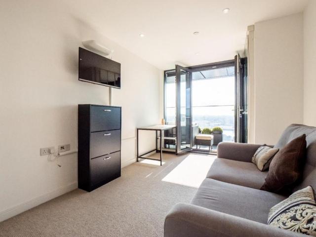 3 bed flat for sale