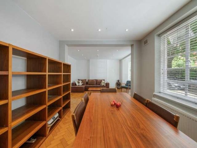 3 bed flat for sale