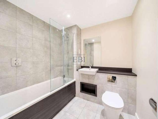3 bed flat for sale