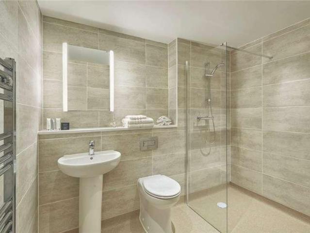 3 bed flat for sale