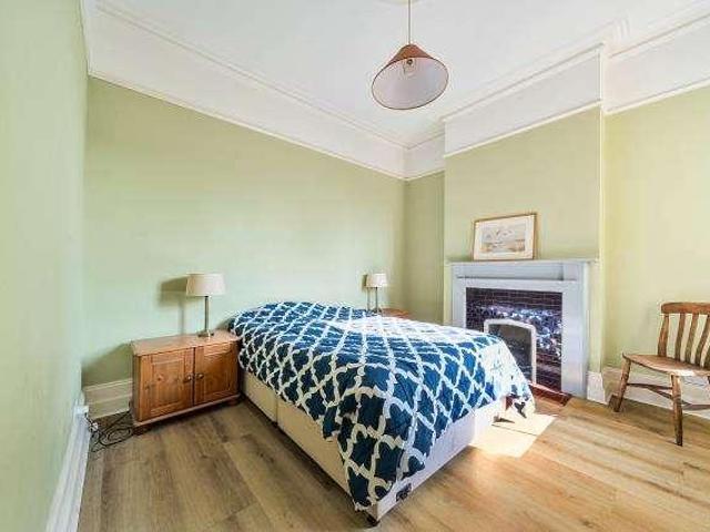 3 bed flat for sale