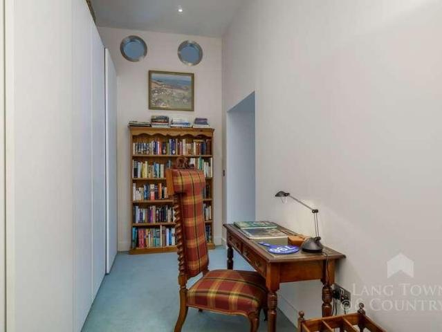3 bed flat for sale