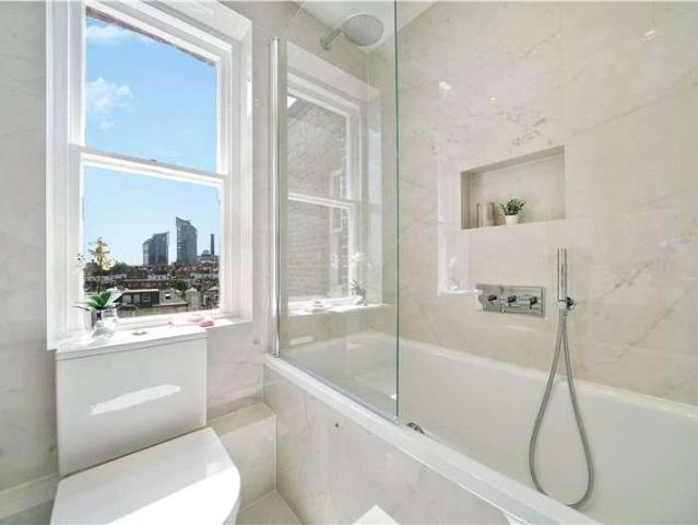 3 bed flat for sale