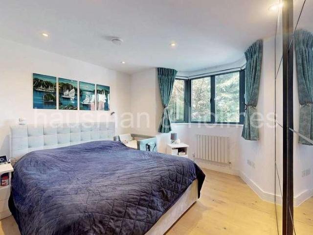 3 bed flat for sale
