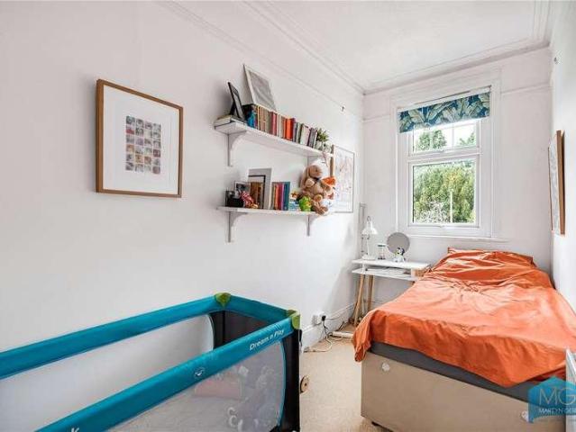3 bed flat for sale
