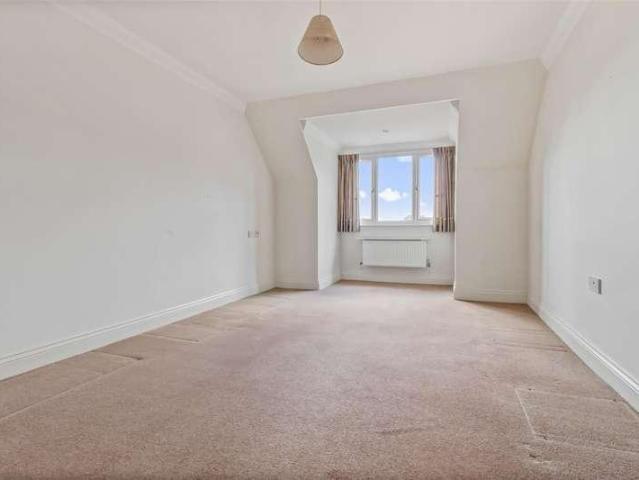 3 bed flat for sale
