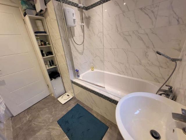 3 bed flat for sale