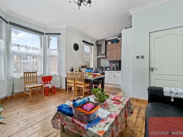 3 bed flat for sale