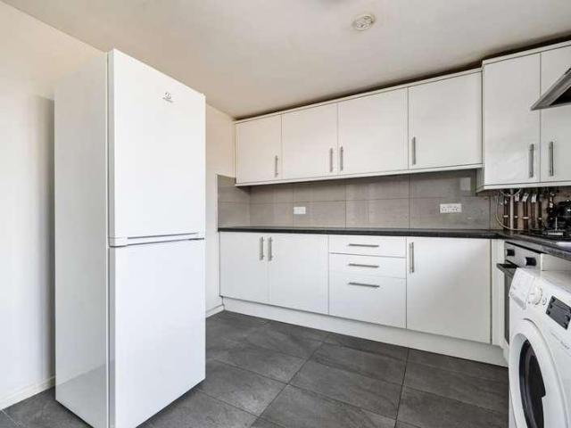 3 bed flat for sale