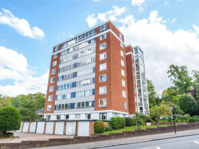 3 bed flat for sale