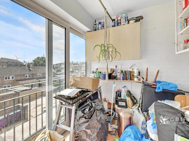 3 bed flat for sale