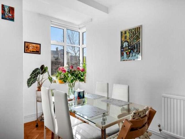 3 bed flat for sale