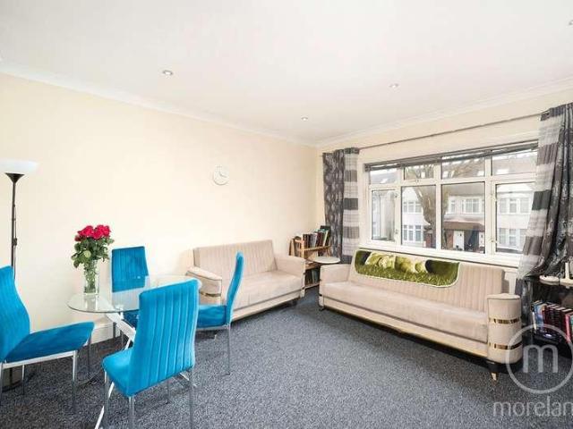 3 bed flat for sale