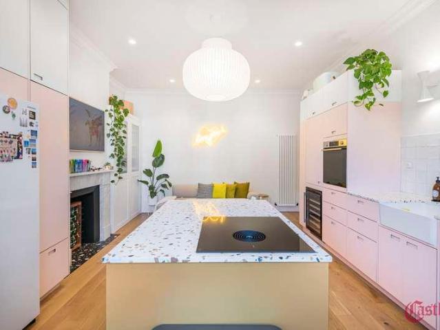 3 bed flat for sale