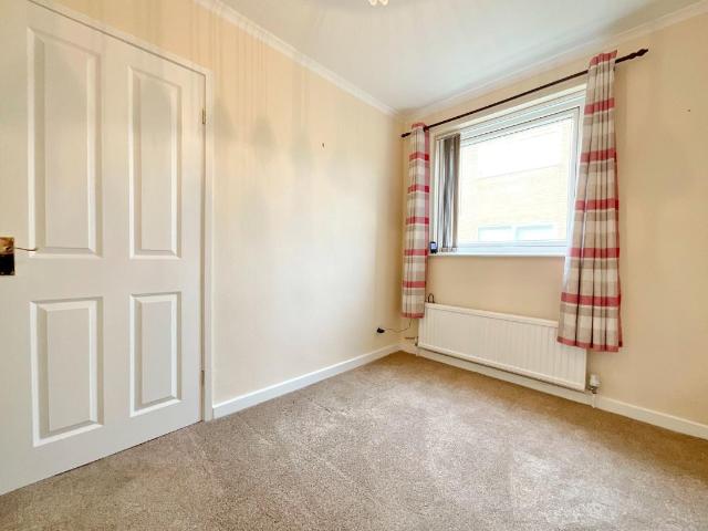 3 bed flat for sale