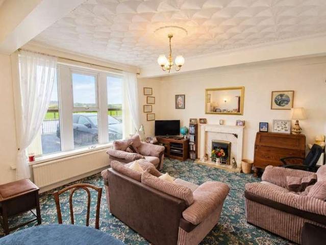 3 bed flat for sale