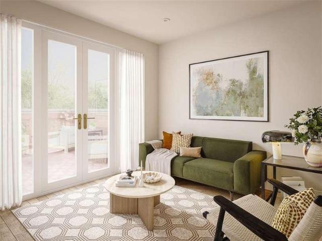 3 bed flat for sale
