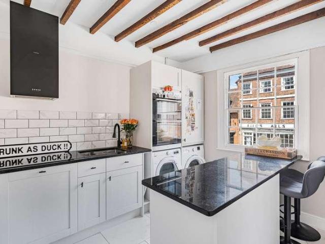 3 bed flat for sale