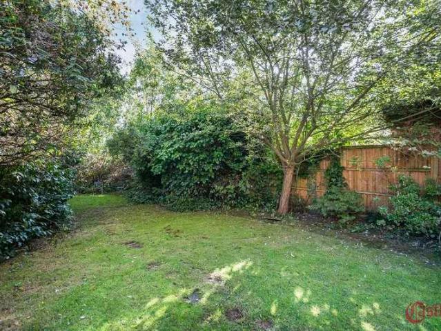 3 bed flat for sale