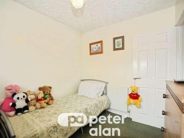 3 bed flat for sale