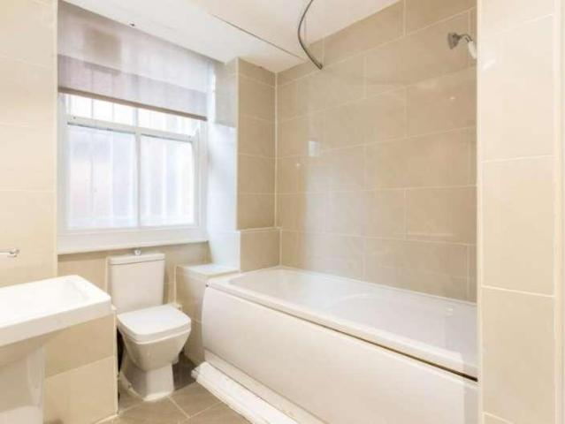 3 bed flat for sale