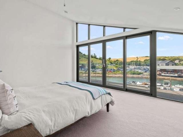 3 bed flat for sale