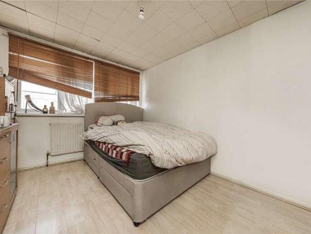 3 bed flat for sale