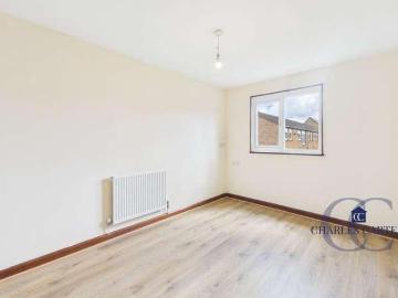 3 bed flat for sale