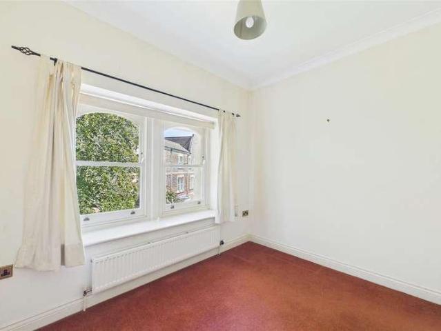 3 bed flat for sale