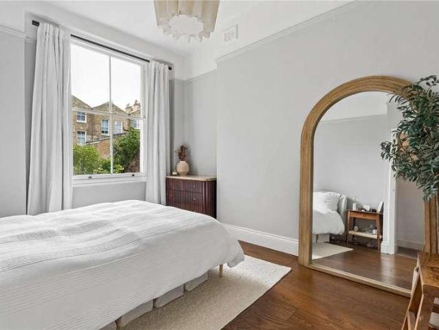 3 bed flat for sale