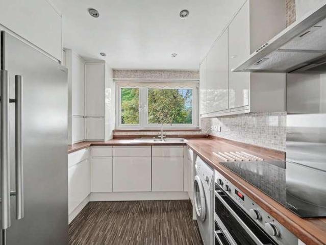 3 bed flat for sale