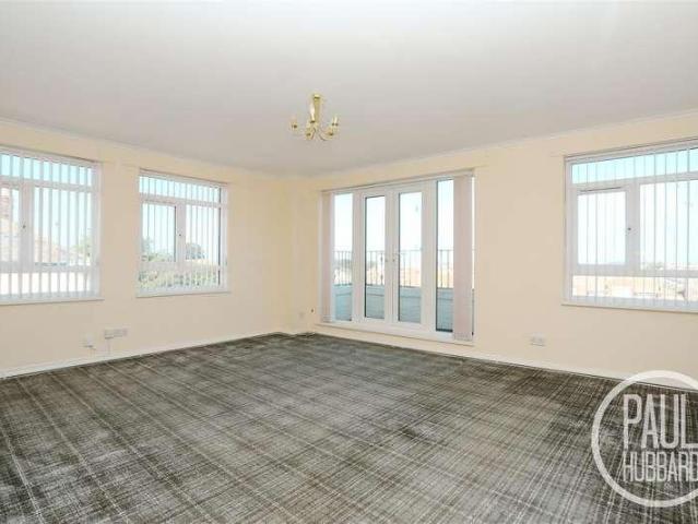 3 bed flat for sale
