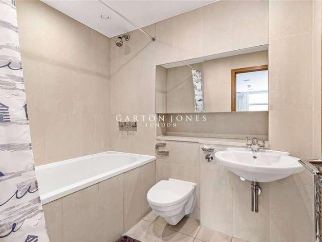 3 bed flat for sale