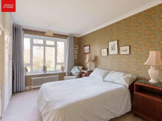 3 bed flat for sale