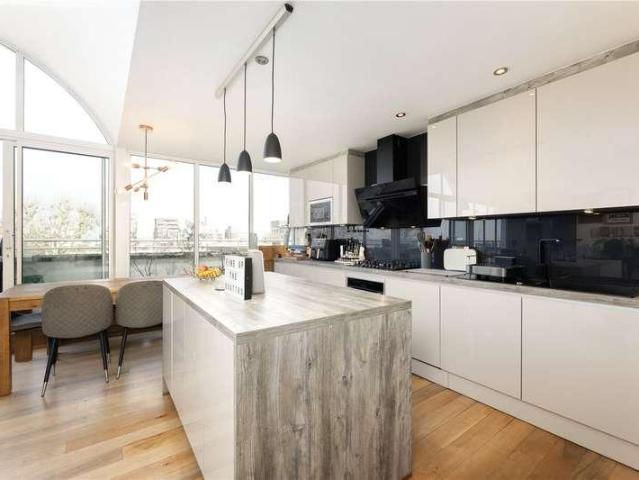 3 bed flat for sale