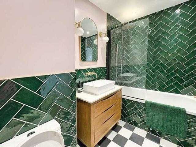 3 bed flat for sale