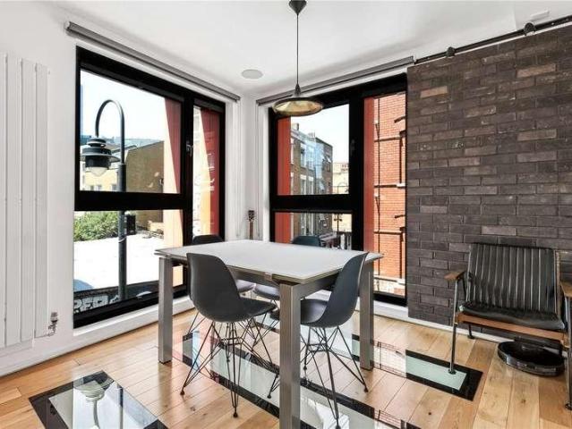 3 bed flat for sale