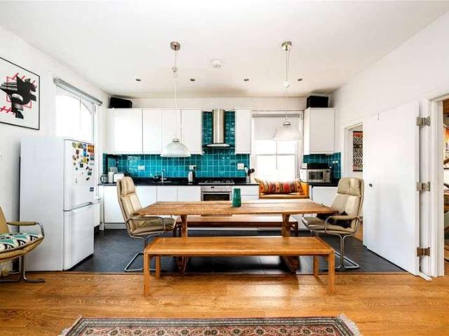 3 bed flat for sale