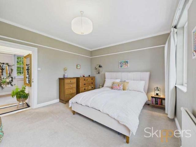 3 bed flat for sale