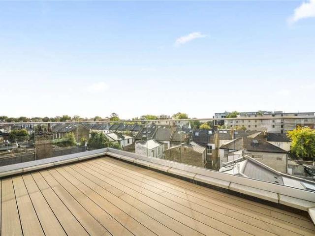 3 bed flat for sale