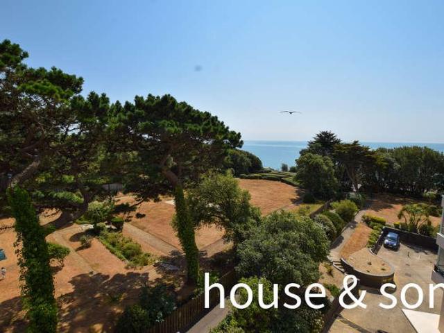 3 bed flat for sale