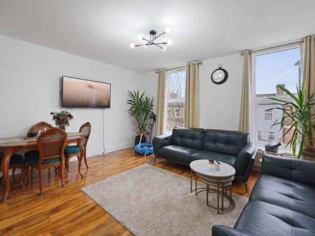 3 bed flat for sale