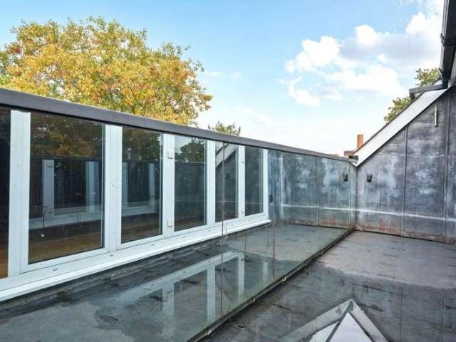 3 bed flat for sale