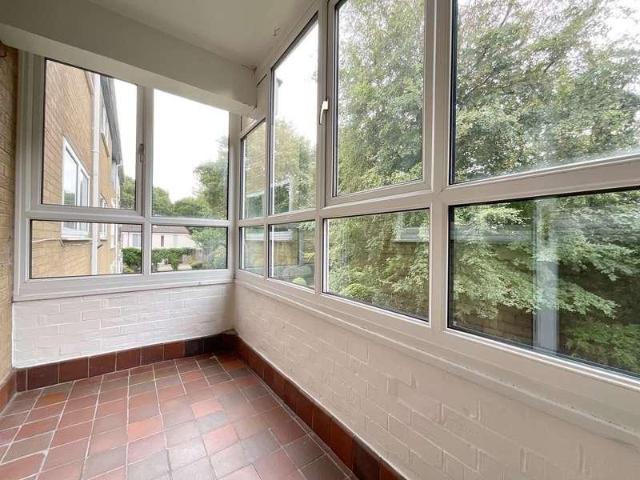 3 bed flat for sale