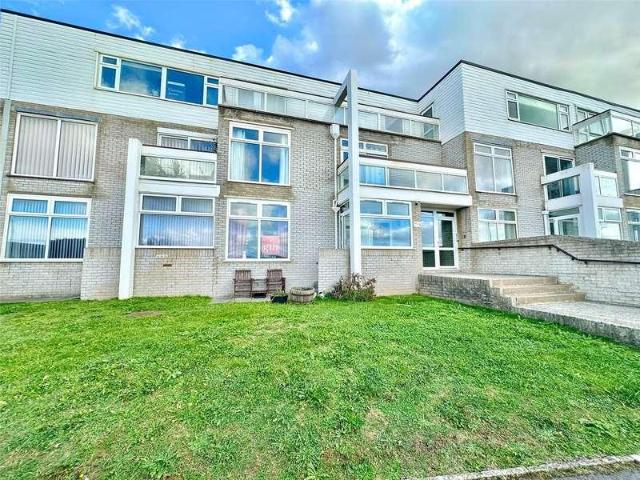 3 bed flat for sale