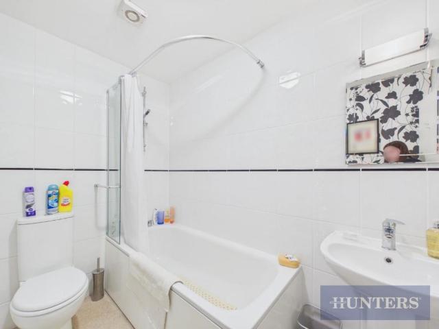 3 bed flat for sale